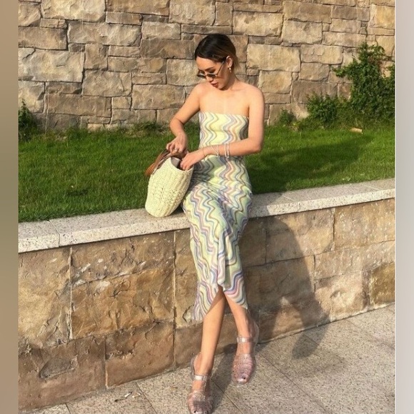 ZARA BLOGGERS’ FAVORITE STRAPLESS TULLE DRESS - Picture 8 of 16